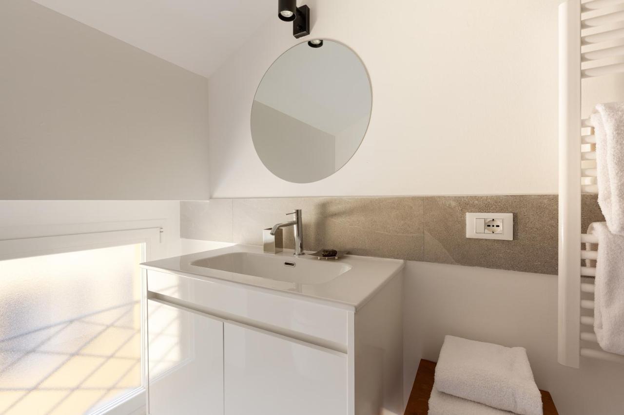 Spiga 46 Suites By Brera Apartments Milán Exterior foto